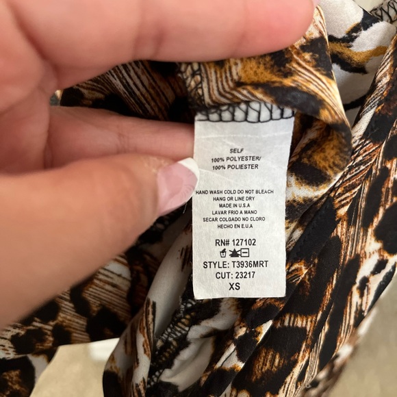 Clothes - Picture 4 of 4